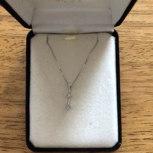 14 WG 3-stone Diamond necklace